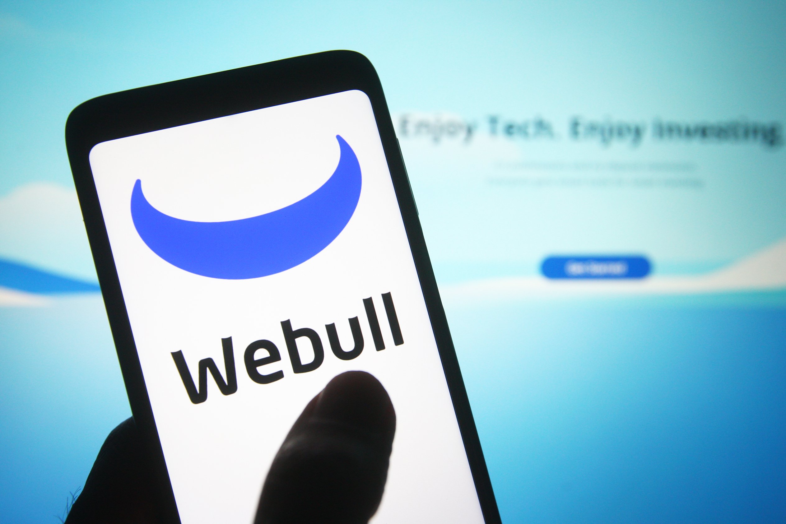 Webull: Setting the Standard Among the Best Paper Trading Apps, Perfect for Aspiring Traders